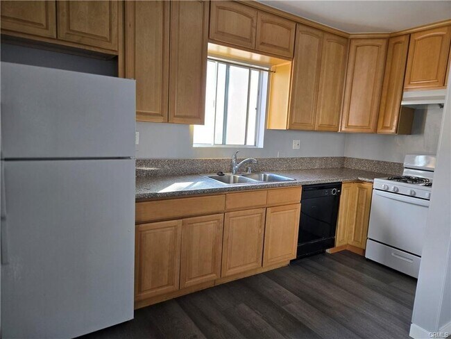 1129 N Clark St Unit 1129 N Clark