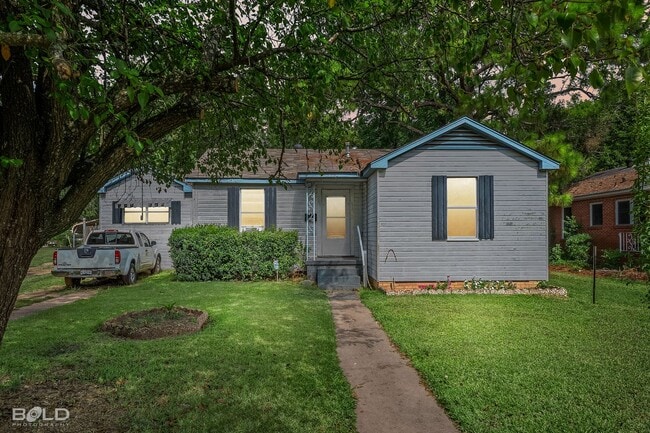 Building Photo - Home For Rent!