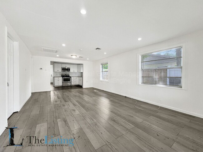 Photo - 1716 W Nassau St