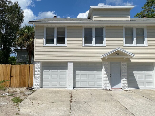 Photo - 18th Ave S Triplex Unit 3 (West)