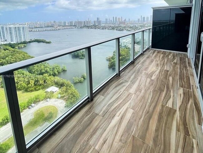 Building Photo - 16385 Biscayne Blvd Unit PH3 Rental