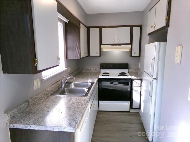 Photo - 1351 N 6th St