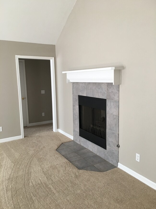 Photo - 38 E Saxony St