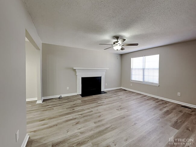 Photo - 104 Kells Dr