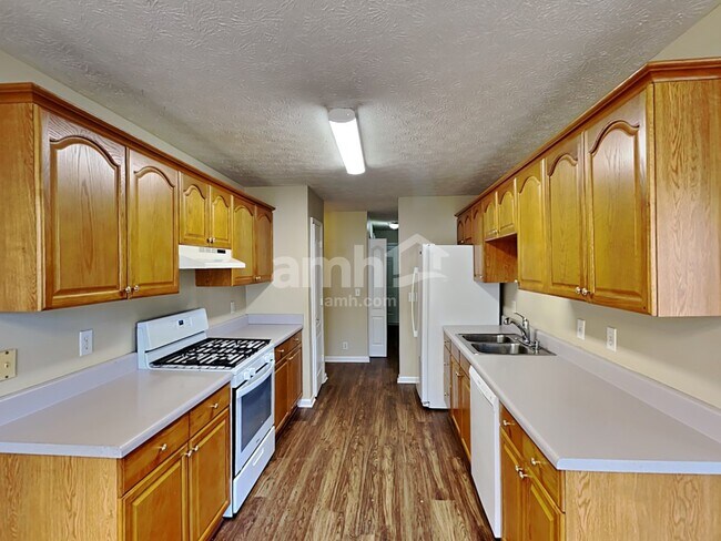 Photo - 204 Springbrook Blvd