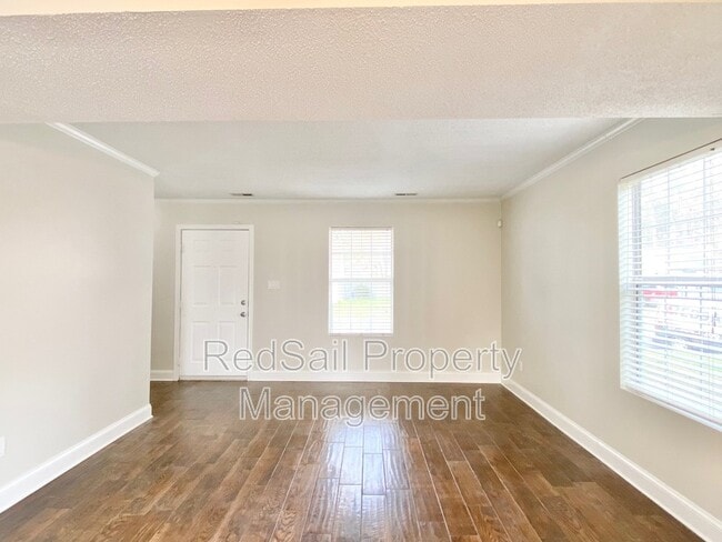 Photo - 710 Prince Ct