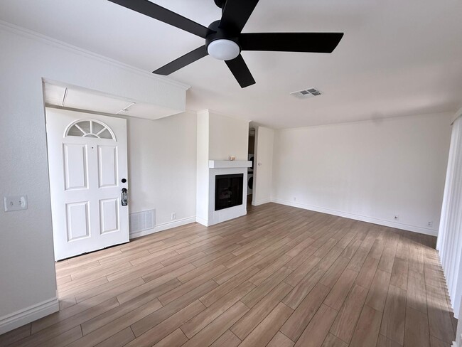 Photo - 10888 Aderman Ave