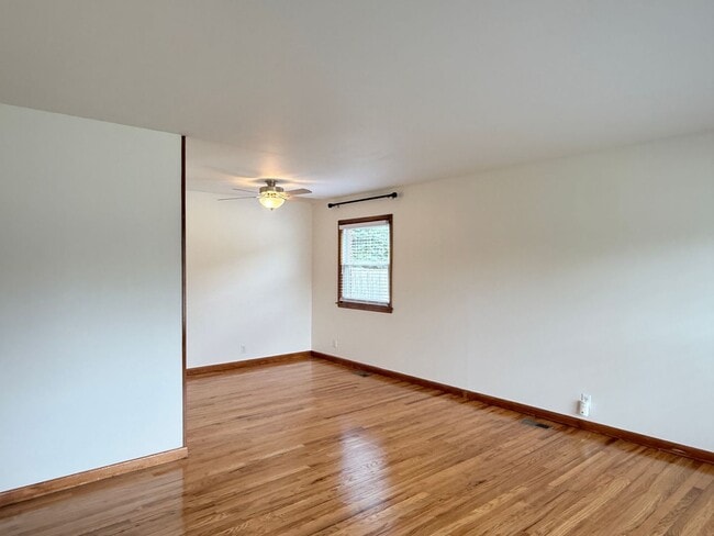 1502 Edgewood Dr