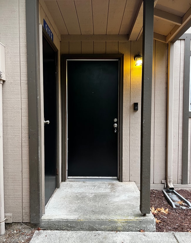 Photo - 2 Story Duplex Available. HUGE, FENCED YAR...