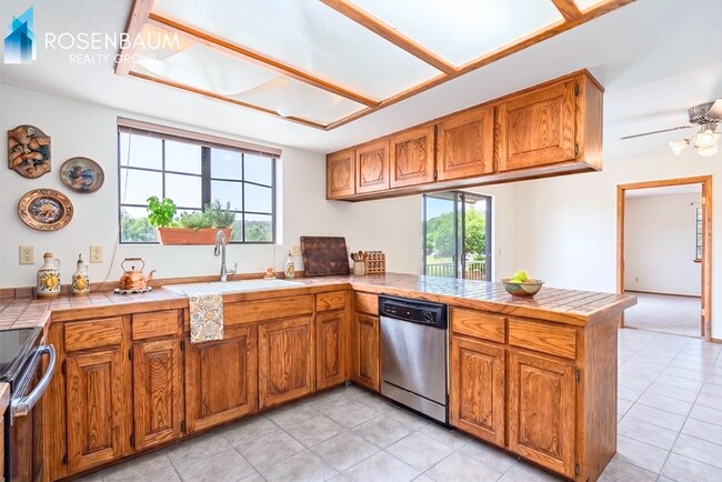 Photo - 1081 Canary Dr