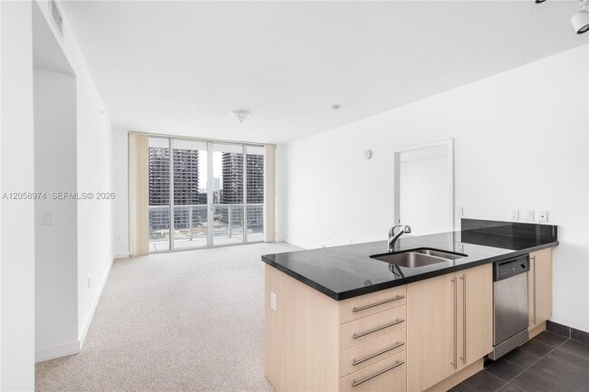 Building Photo - 1111 SW 1st Ave Unit 2423-N