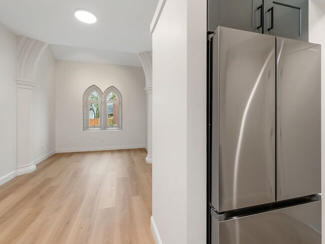 Photo - 177 N Main St Unidad 102