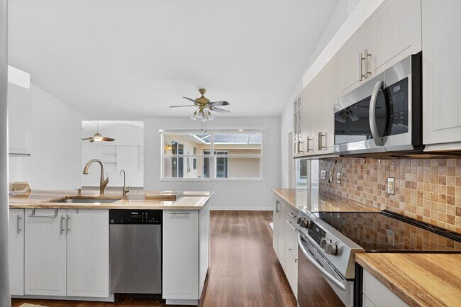 Photo - 590 6th St NE
