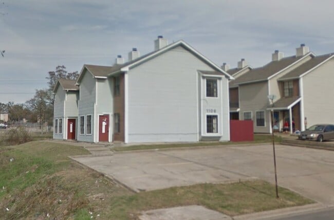 Building Photo - 1106 Verde Dr