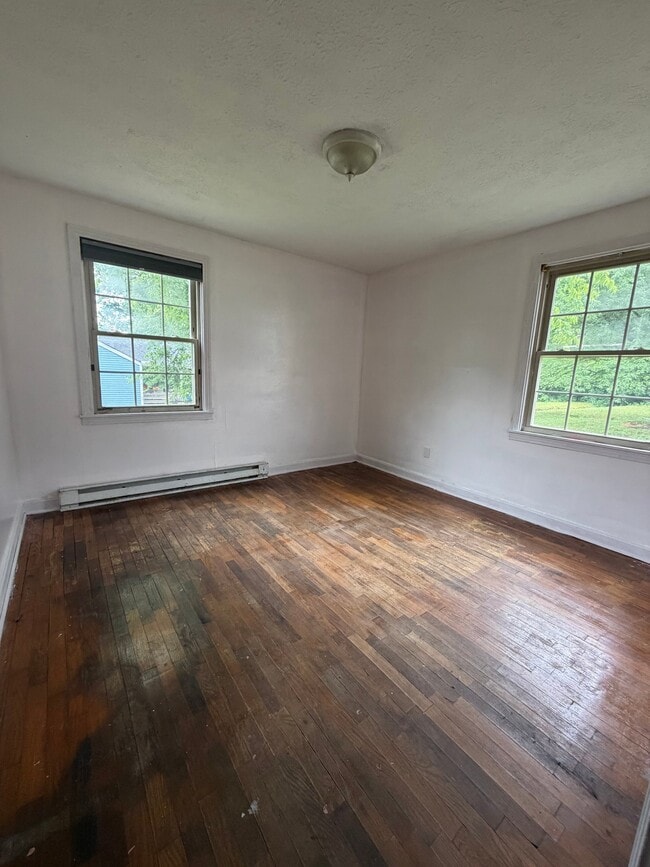 Photo - 1719 Luton St
