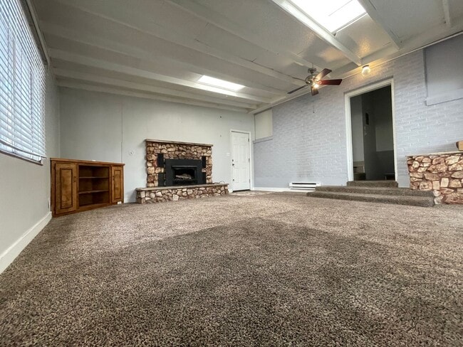 Building Photo - 2583-2585 S 700 E Unit 2585 S 700 E #3 Rental