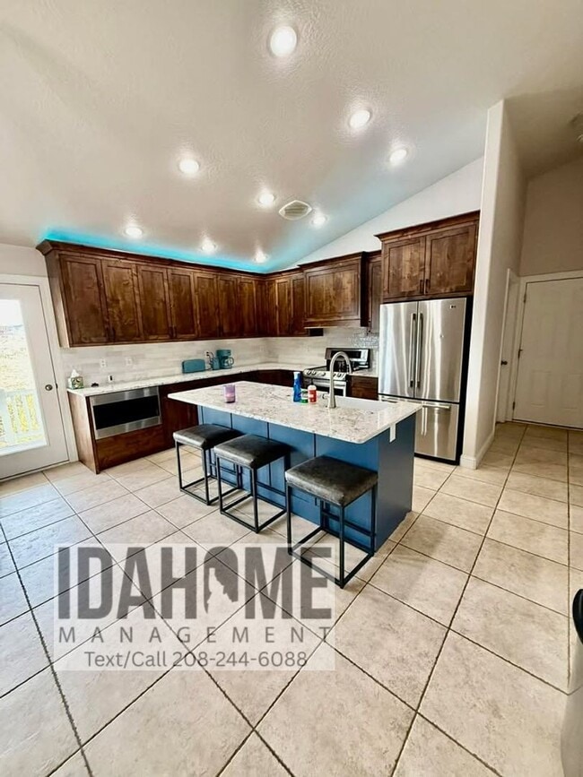 Photo - 2049 Sunrise Way