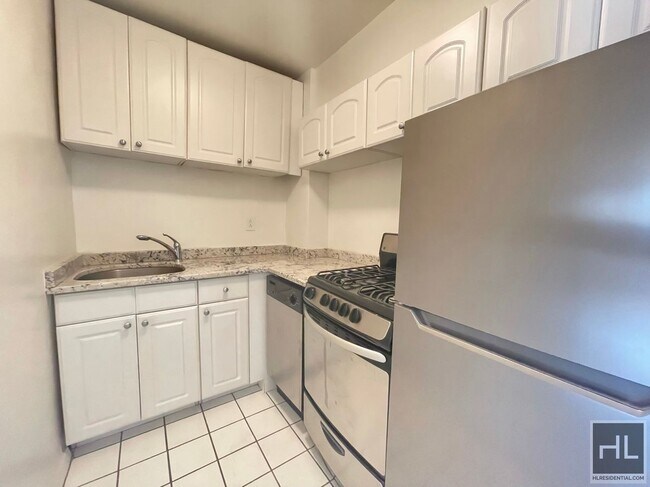 EAST 36 STREET - EAST 36 STREET Apartment Unit 7E