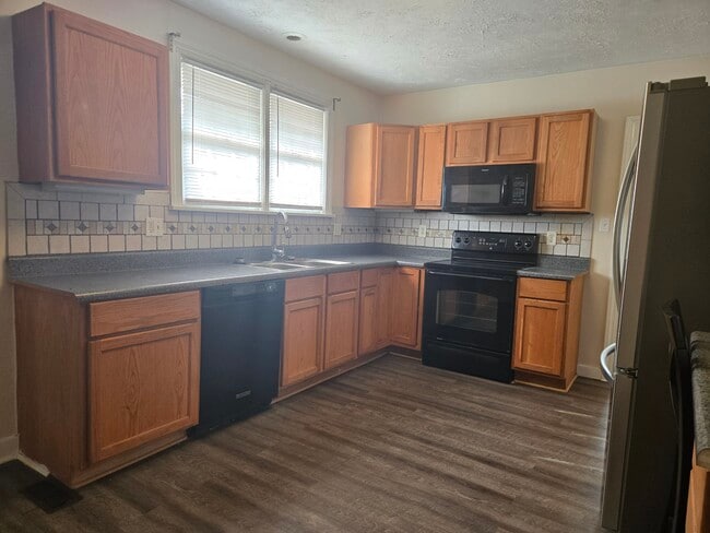 Photo - 1006 Holden St