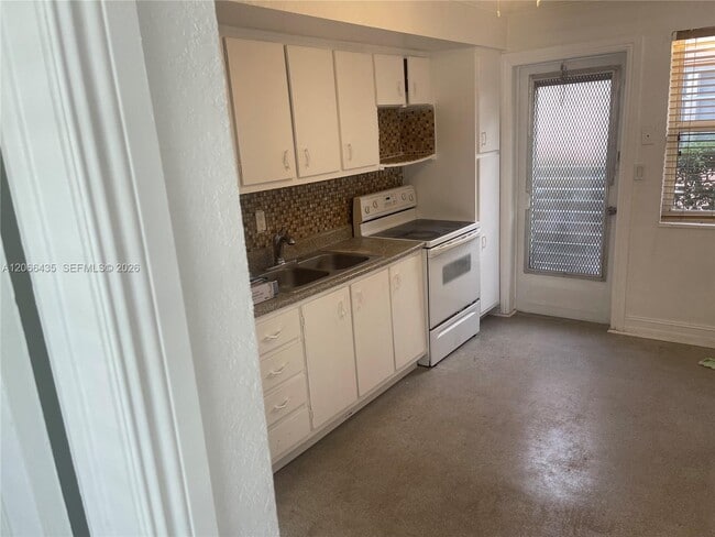 Photo - 1400 N 16th Ave Unidad 2