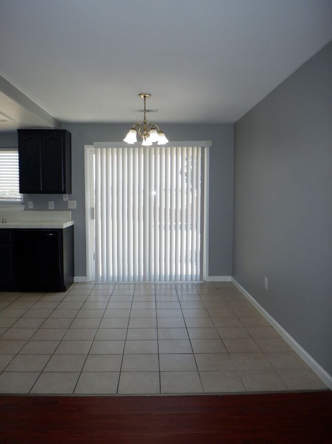 Photo - Convenient Location - Cul De Sac