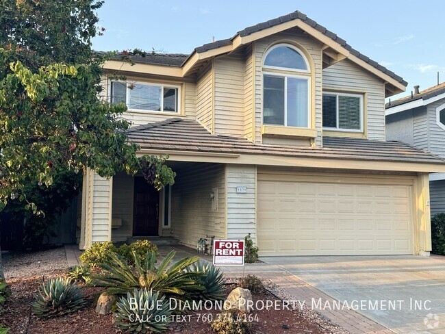 Building Photo - Spacious 3 Br, 2.5 BA in gated Flair complex! Rental