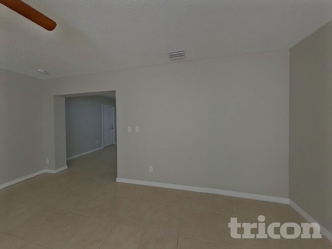 Photo - 1569 Lotus Path