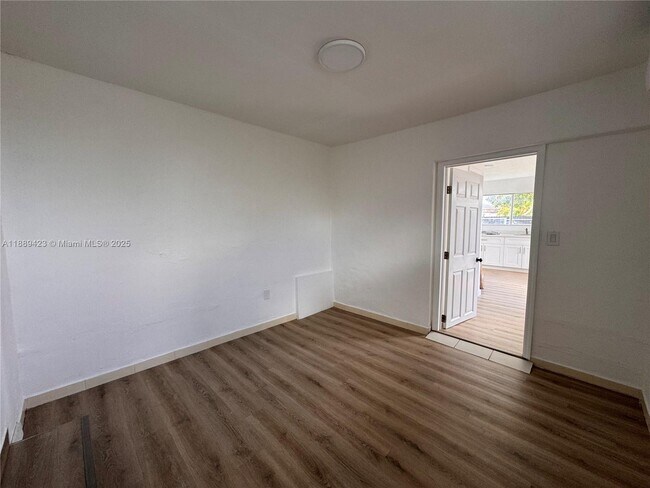 Photo - 481 E 31st St Unit 1