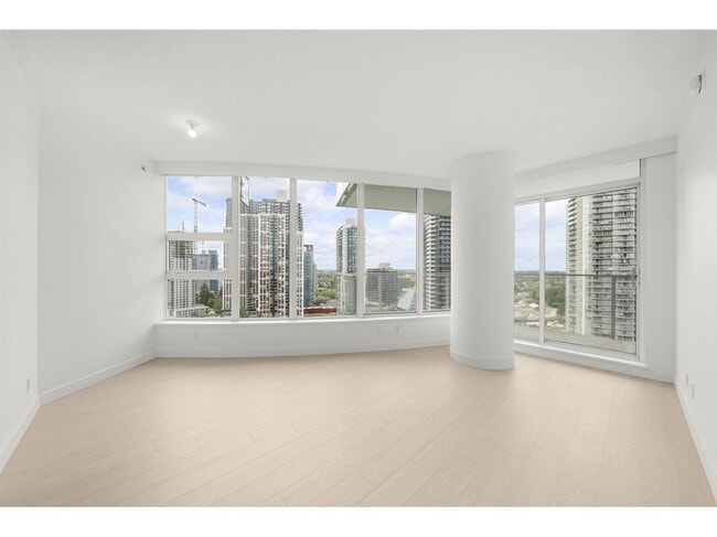 Photo - 13778 100 Av Unit 30th Floor