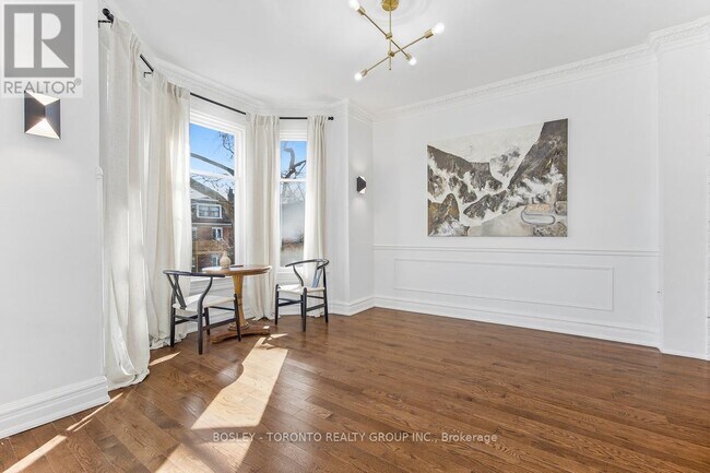 Photo - 110 Cowan Ave