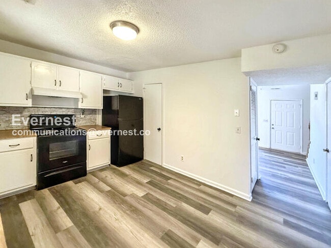 Photo - 5521 St James St