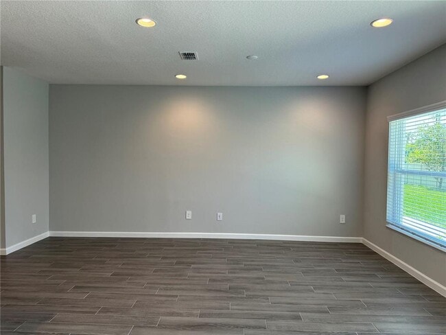 Photo - 212 Beautyberry Ln