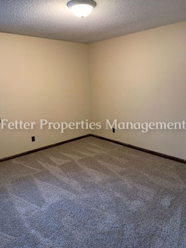 Photo - 6566 Heathervale Ct Unit A