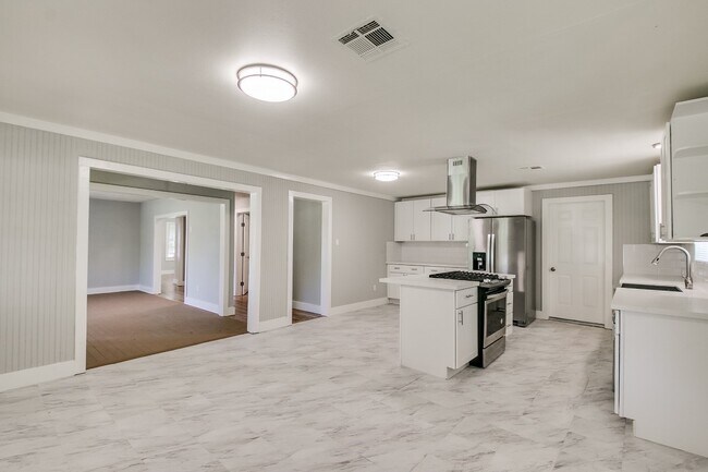 Photo - 3901 McKinney Dr