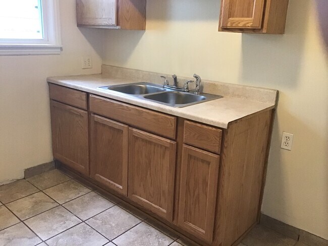 5419 N 57th St Unidad 5419-lower