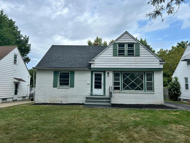 Building Photo - Charming Updated 4 Bedroom Cape Cod Home S...