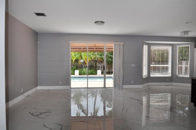 Photo - 12522 NW 18th Mnr