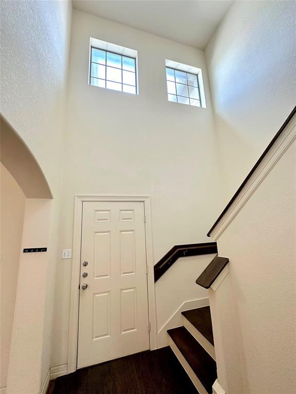 Photo - 214 S Tesch St