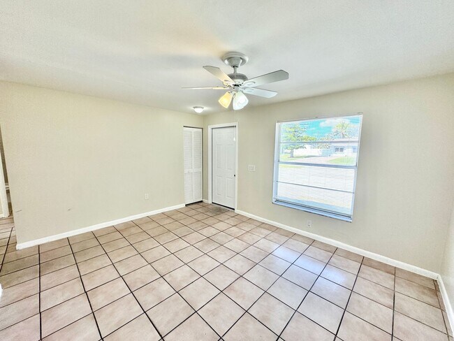 Photo - PIKUS (5328 24th Ave SW) Unit #B