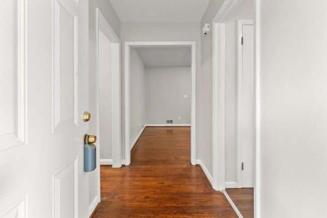 Photo - 2352 Elmwood Cir SE