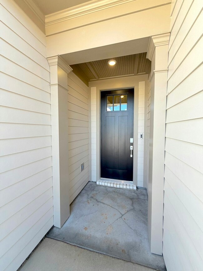 Photo - 214 Stockyard Cir