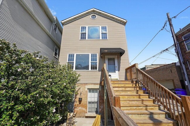 Building Photo - 1156 W 19th Pl Rental