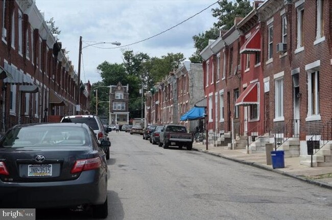 Building Photo - 5045 Tacoma St