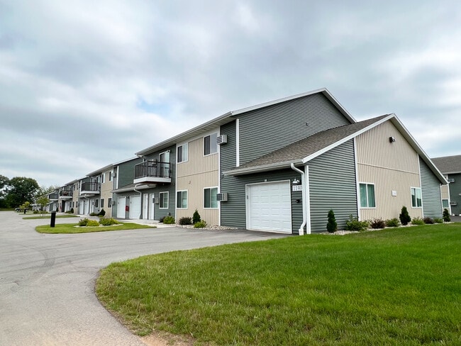 SCS Shawano - SCS Shawano Apartments