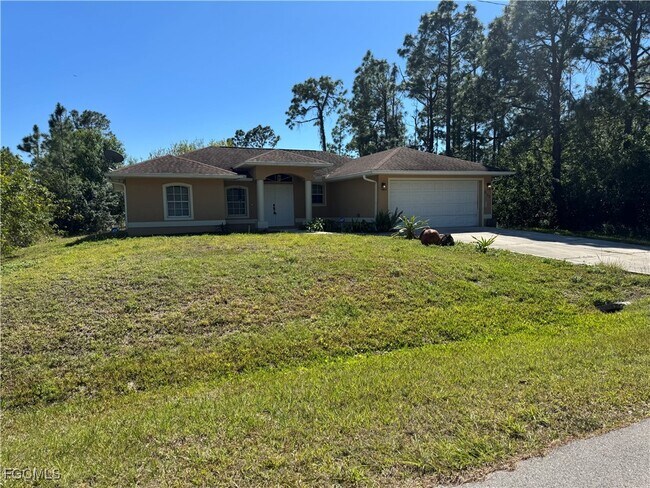 Photo - 3109 32nd St W