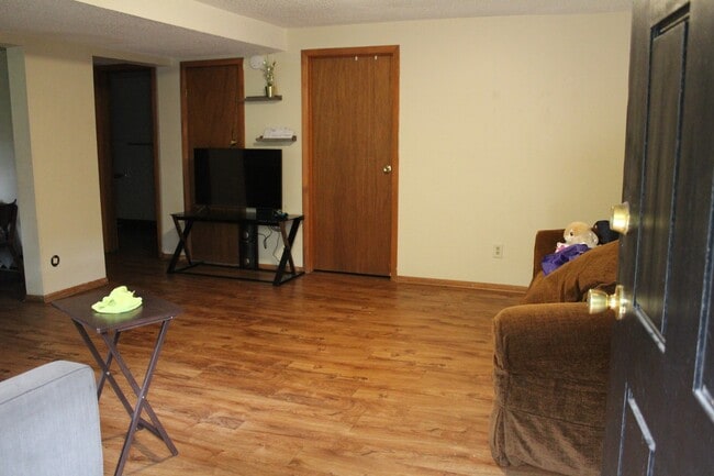 Photo - 702 Midland Ave