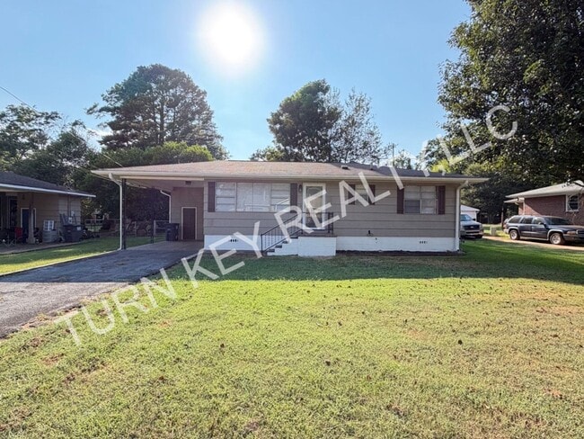 Photo - 2724 Clyburne St
