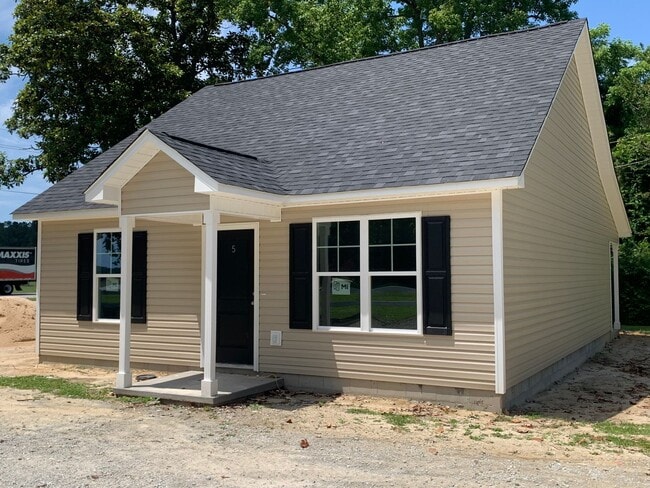 Building Photo - Brand New Single Family Home!