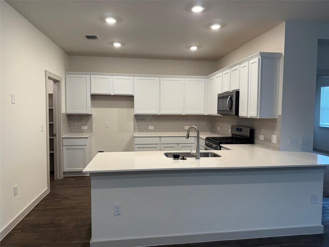 Photo - 14108 Boquist Dr