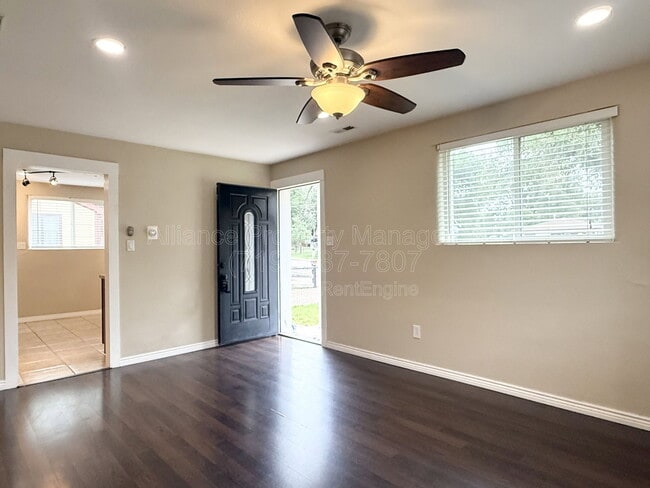 Photo - 1724 Armstrong Ave